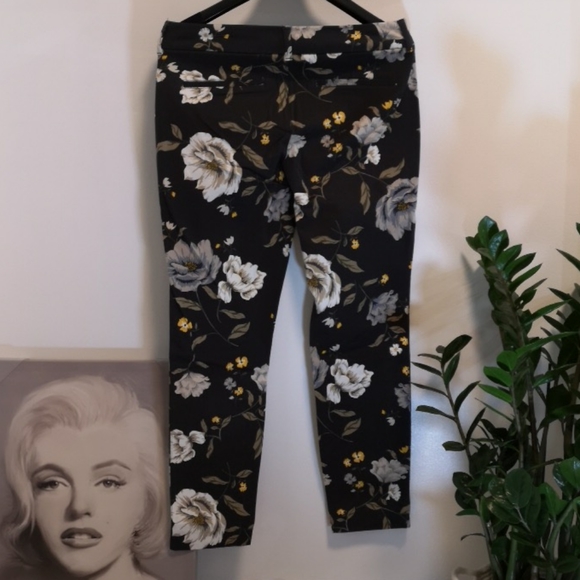 🎉SALE 2/$35🎉 - Picture 3 of 7